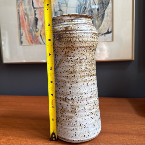 Mid-century modern handcrafted pottery vase large signed DSM - Picture 9 of 10
